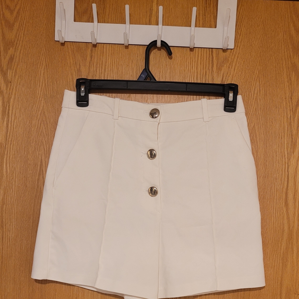 Zara Cream Button-Detail Skorts